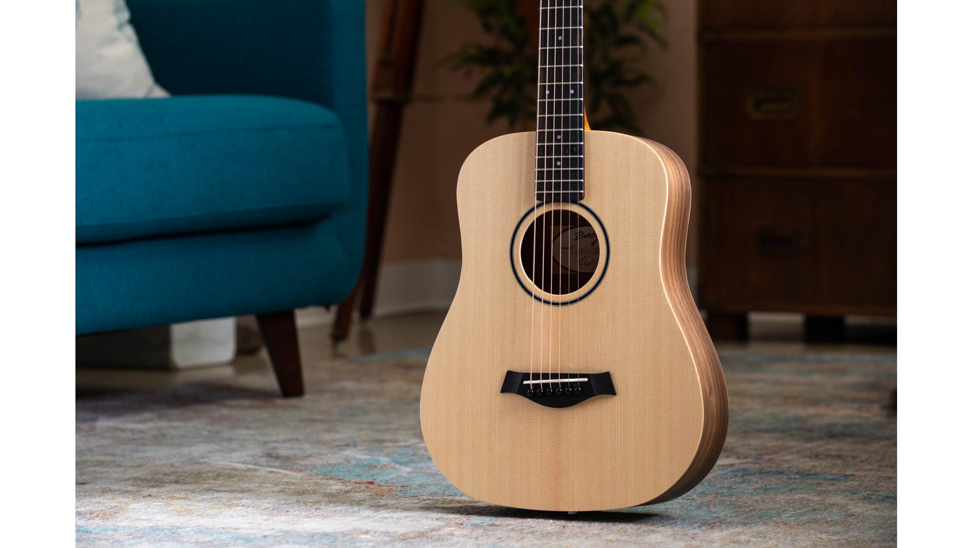 TAYLOR BT1e WALNUT, Guitarra Eletroacústica