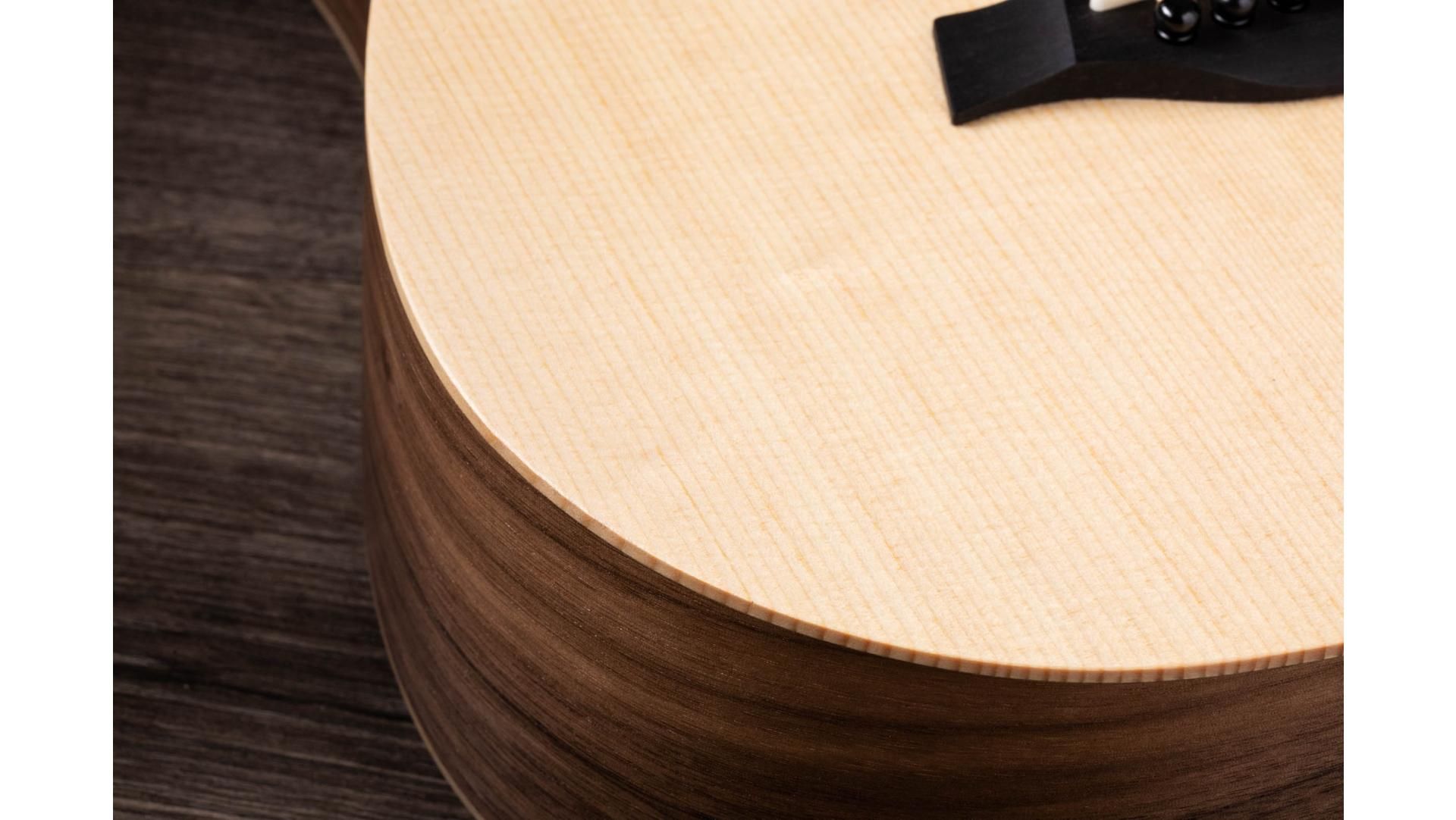 TAYLOR BT1e WALNUT, Guitarra Eletroacústica