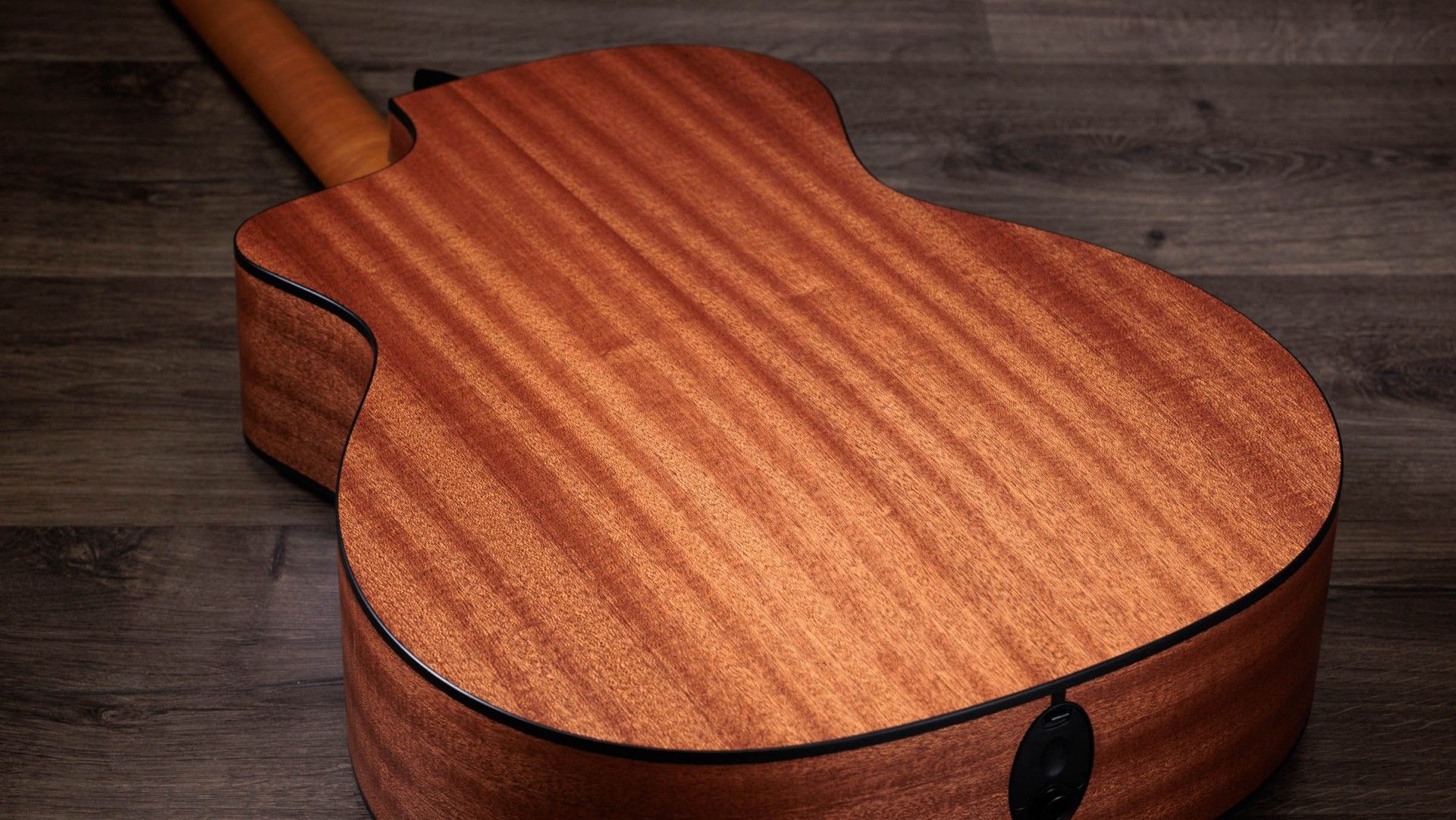 TAYLOR 114ce Sapele/Spruce, Guitarra Electroacústica