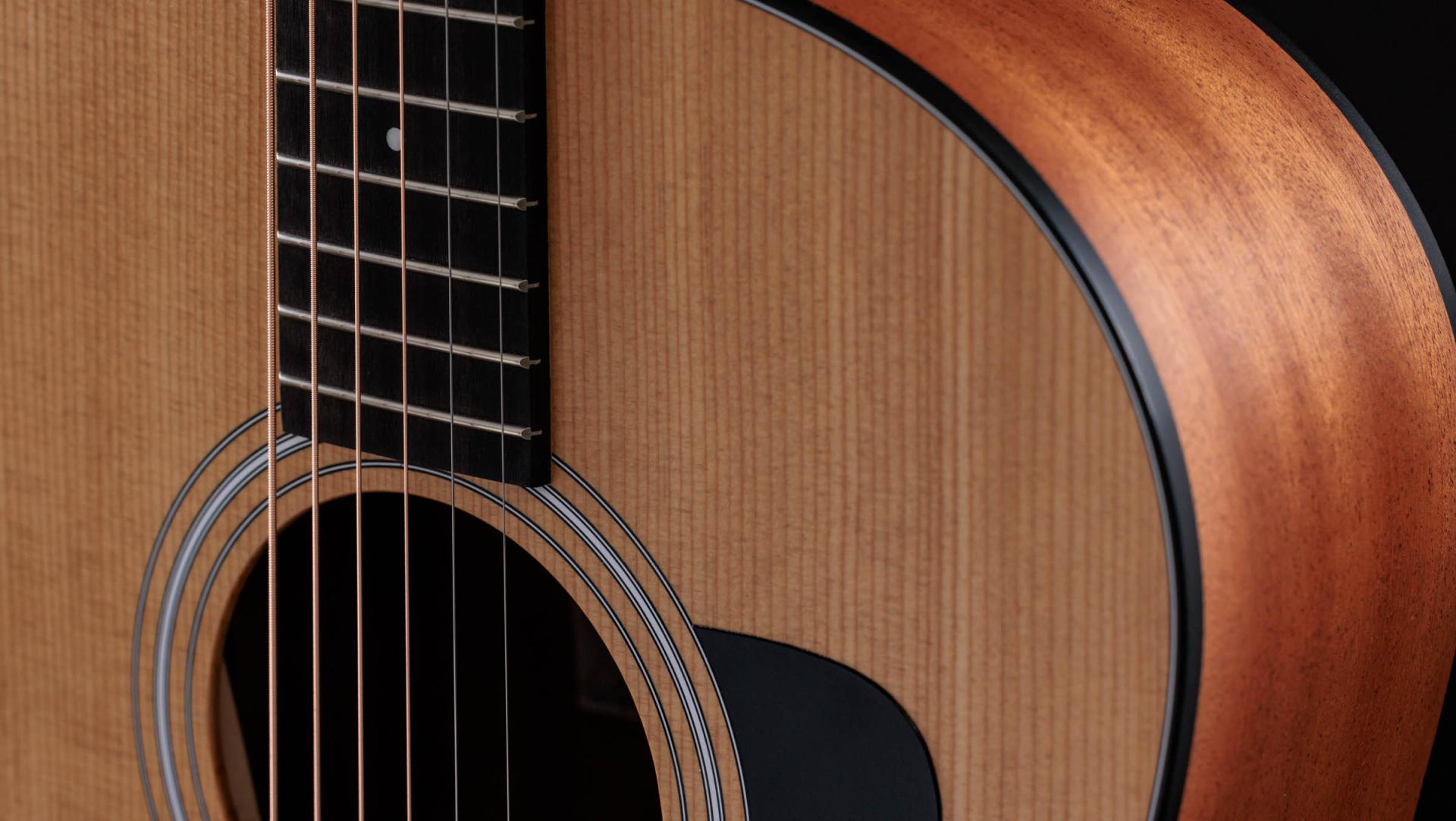 TAYLOR 117e Sapele/Spruce, Guitarra Electroacústica