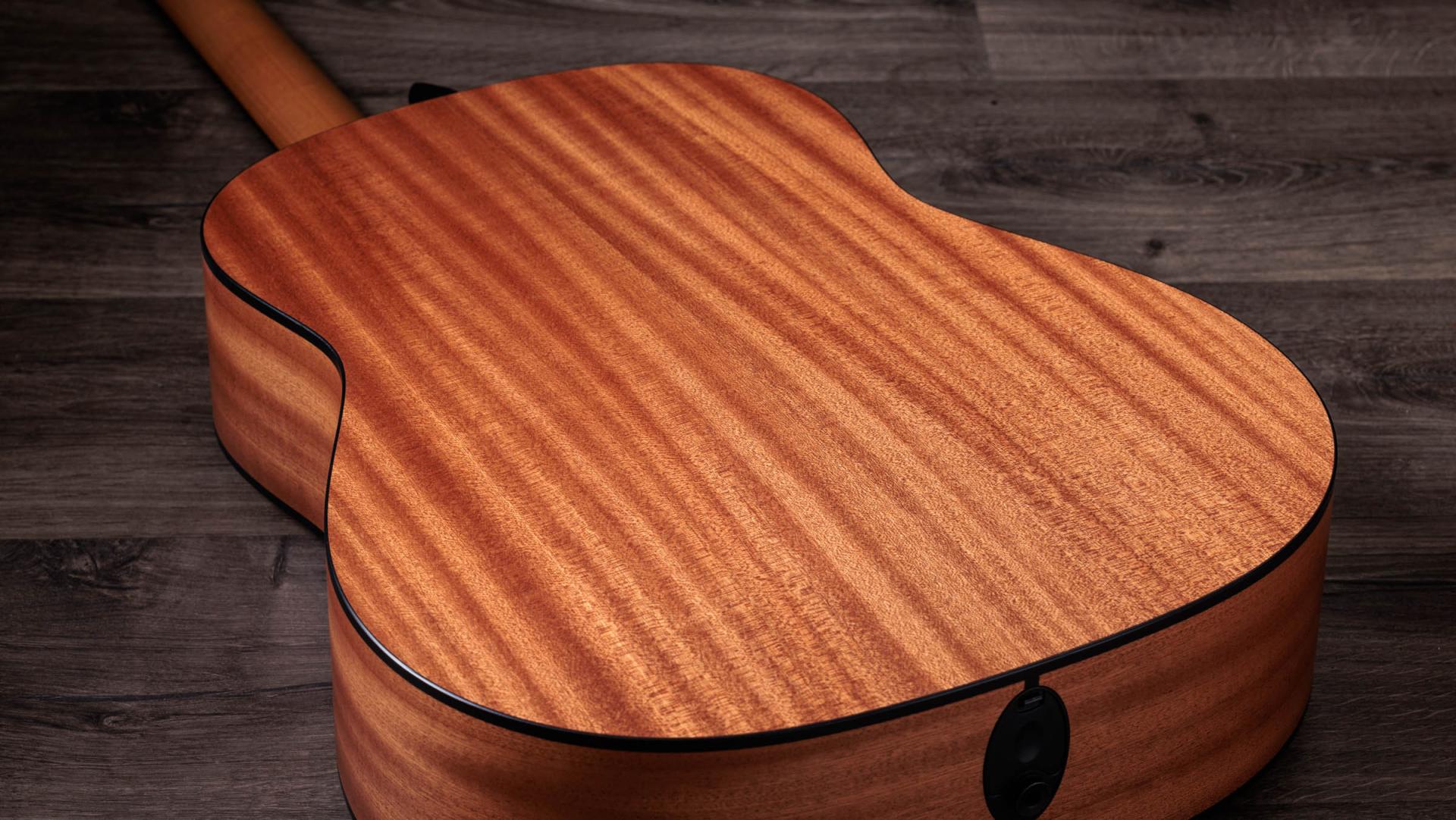 TAYLOR 117e Sapele/Spruce, Guitarra Electroacústica